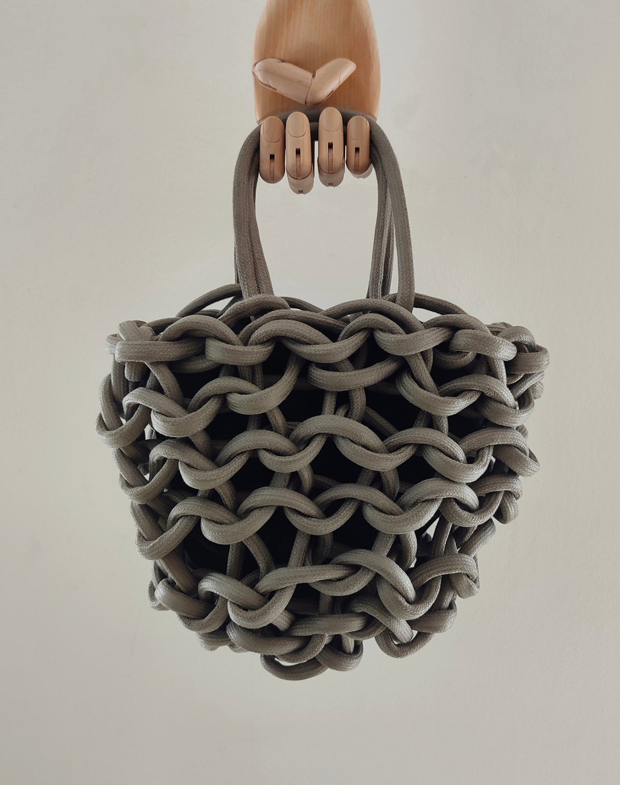 Julia bag waxed cotton rope | shop.alienina.com