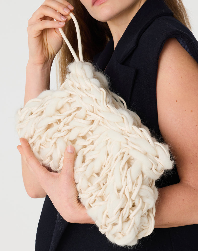 Thalia clutch